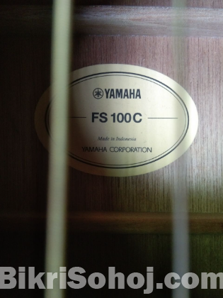 YAMAHA FS100C (Made in Indonesia, Glossy Black finish)